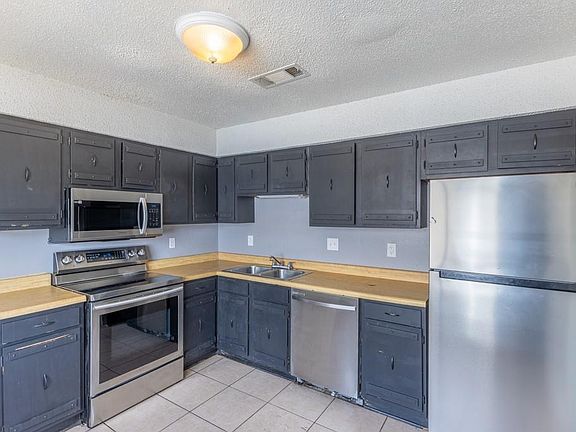 5th image of 8021-23 Arcadia Ln