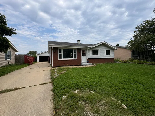 5722 69th St, Kenosha, WI 53142