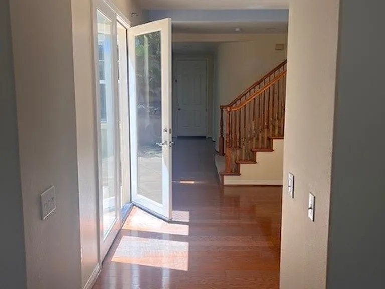 477 Hawk Canyon Ct — Photo 26