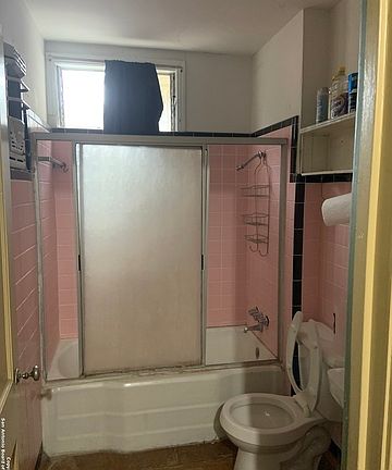 5th image of 136 W Dickson Ave
