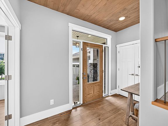 4th image of 3704 Westcliff Way SW