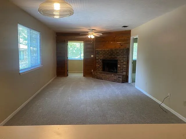 3200 Ginger Dr #C — Photo 2