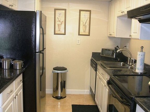 Fabulous New Kitchen w/stainless & granite