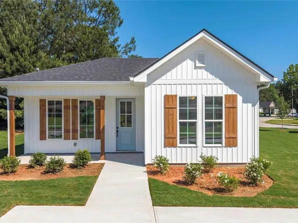 613 River Dr, Carrollton, GA 30117