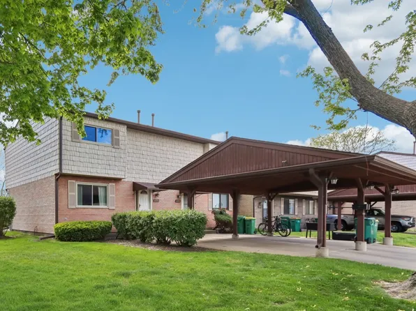 1771 Shoshonee Trl, Wheeling, IL 60090