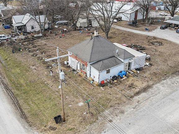 2nd image of 313 E 3rd St
