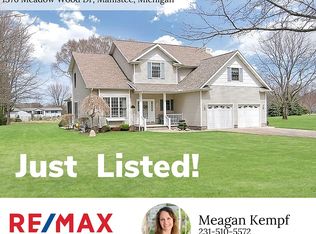 1376 Meadow Wood Dr, Manistee, MI 49660