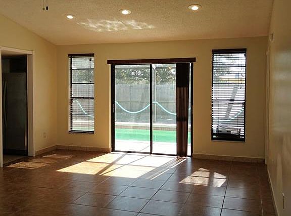 4th image of 4703 Barrett Ct
