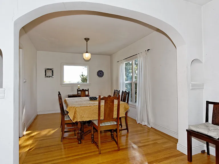 Arlington Ave — Photo 3
