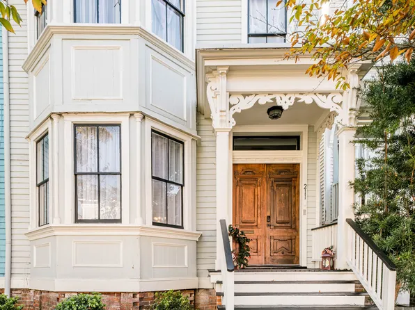 211 E Duffy St, Savannah, GA 31401