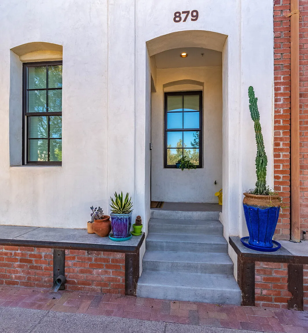 3 bed, 3.0 bath, 2430 sqft, $5,300 — Photo 1