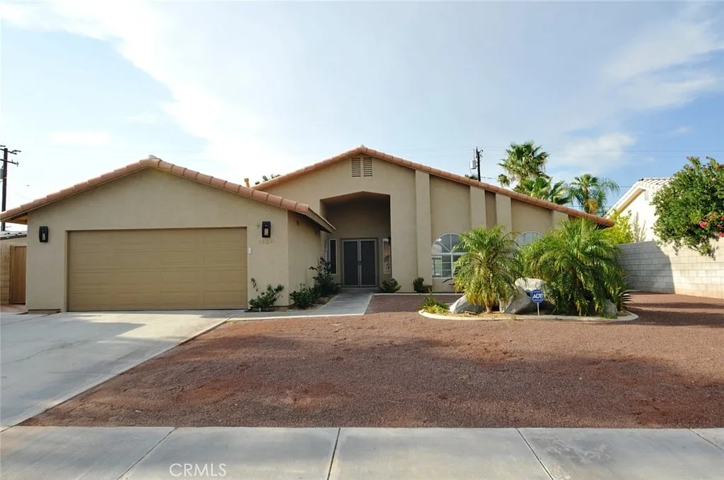 3 bed, 2000 sqft, $2,800 — Photo 2