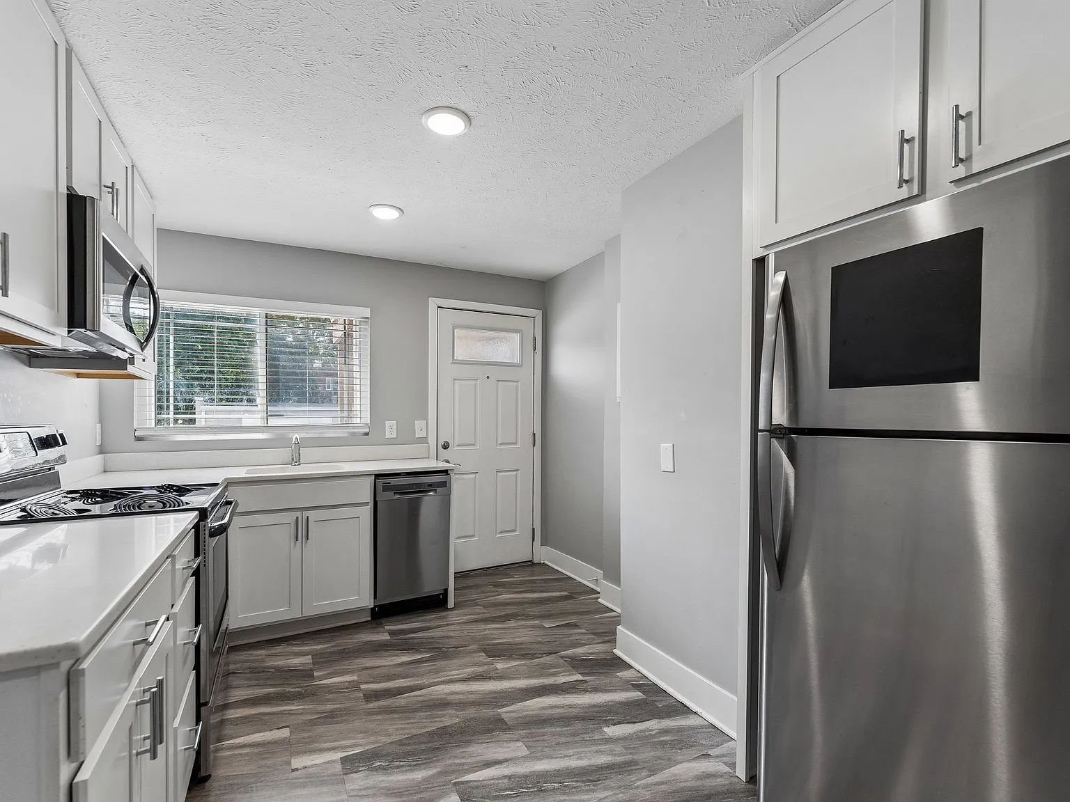 1 bed, $1,095 — Photo 1