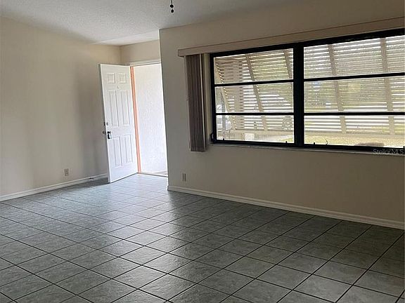 5th image of 2718 N Salford Blvd