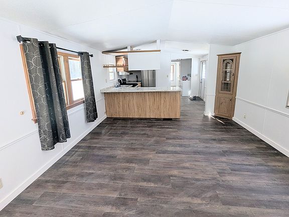 4th image of 732 North Concord Road