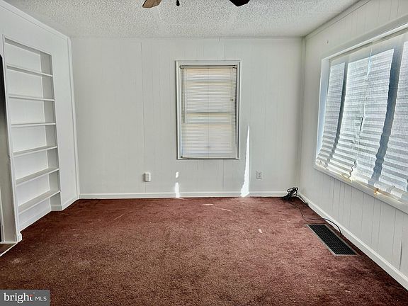 5th image of 21692 N Essex Dr