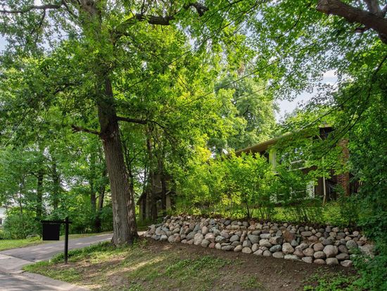 4691 Paisley Rd, Mound, MN 55364