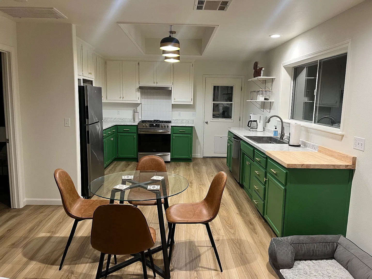 2 bed, 750 sqft, $2,500 — Photo 4