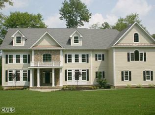 39 S Lake Dr, Stamford, CT 06903