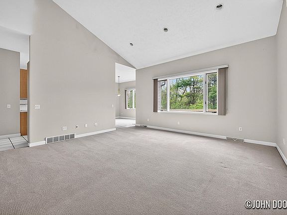 4th image of 57 Rollingbrook Dr NE