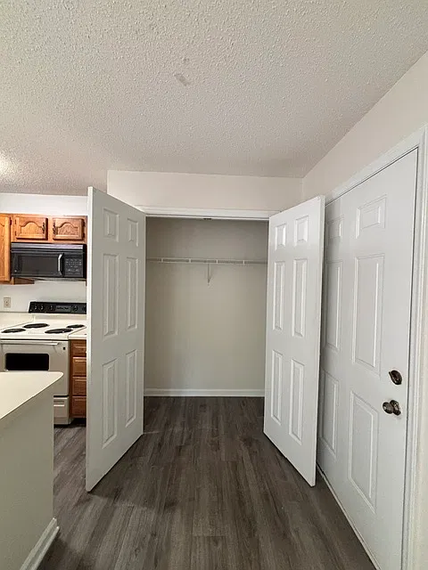 2 bed, 925 sqft, $1,250 — Photo 4
