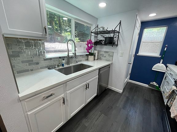 5th image of 36 Park Way #B