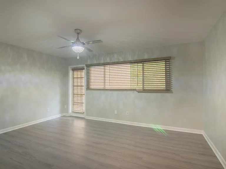 7908 Horse Chestnut Ln #7908 — Photo 10
