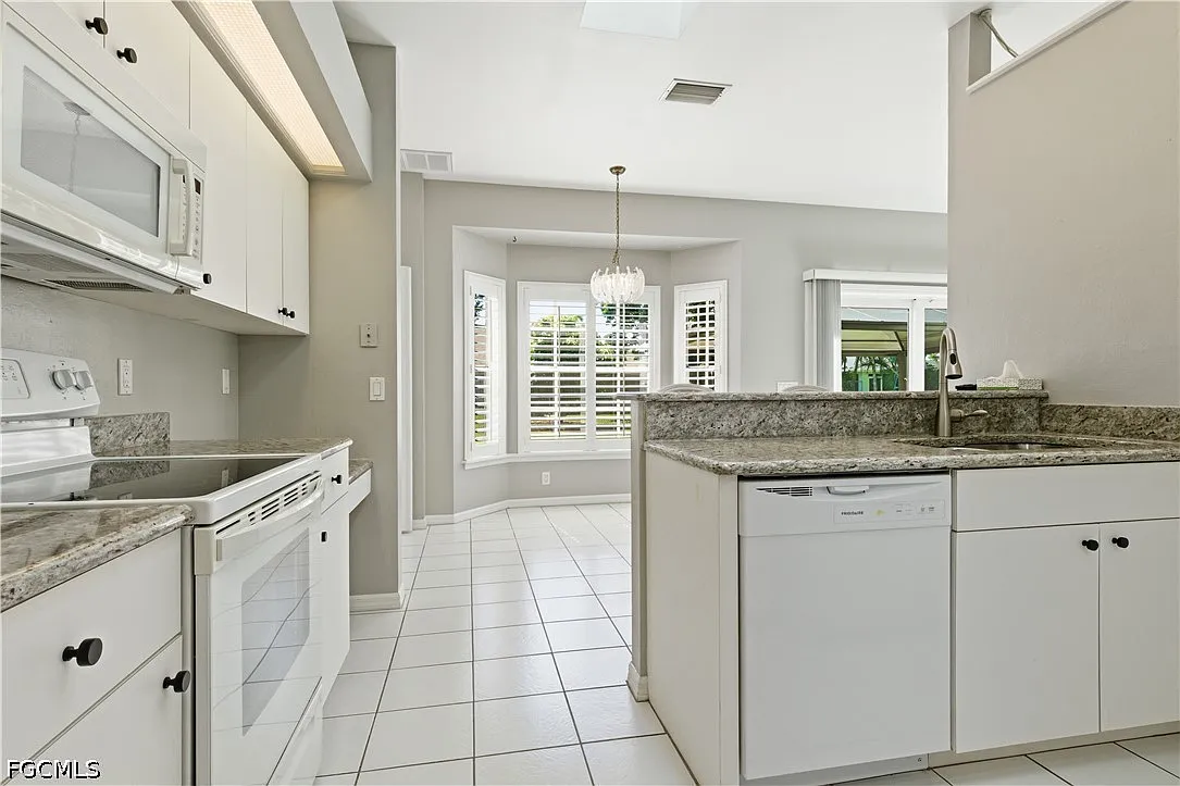 3 bed, 2.0 bath, 1314 sqft, $1,700 — Photo 2