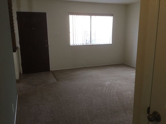3rd image of 13216 Mountain Pl NE