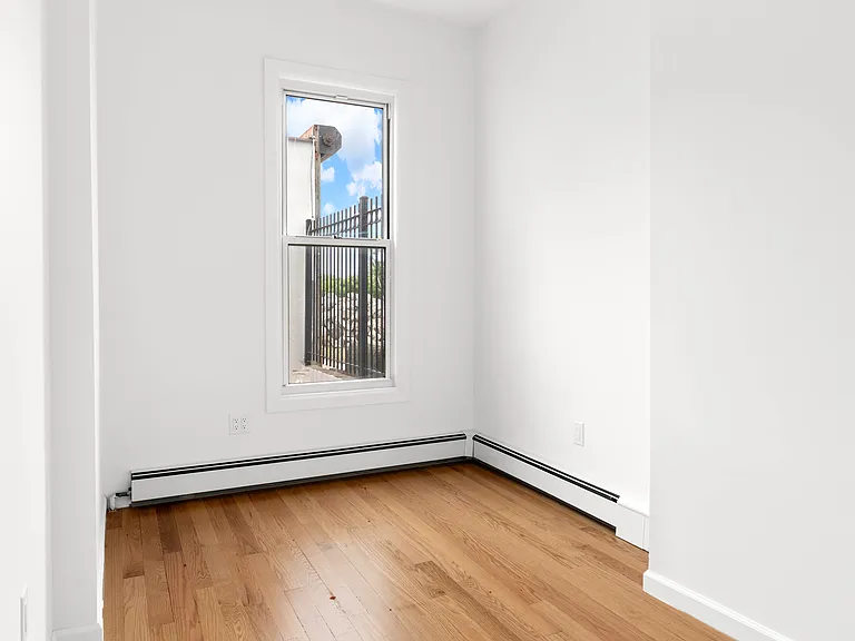 183 Van Dyke St #1 — Photo 4