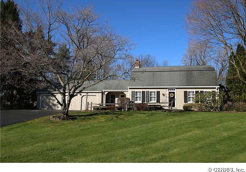 1st image of 8 Woodstock Ln