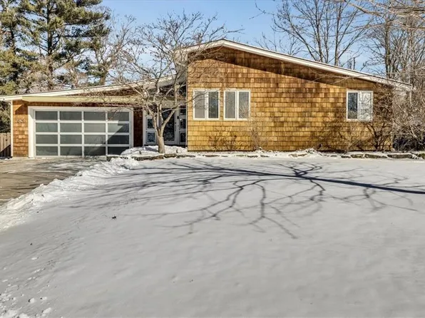 7801 Rosewood Ln, Prairie Village, KS 66208