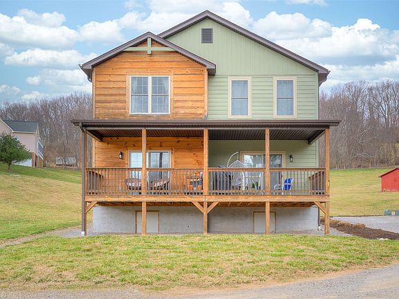 2nd image of 1126 Moonshine Ln