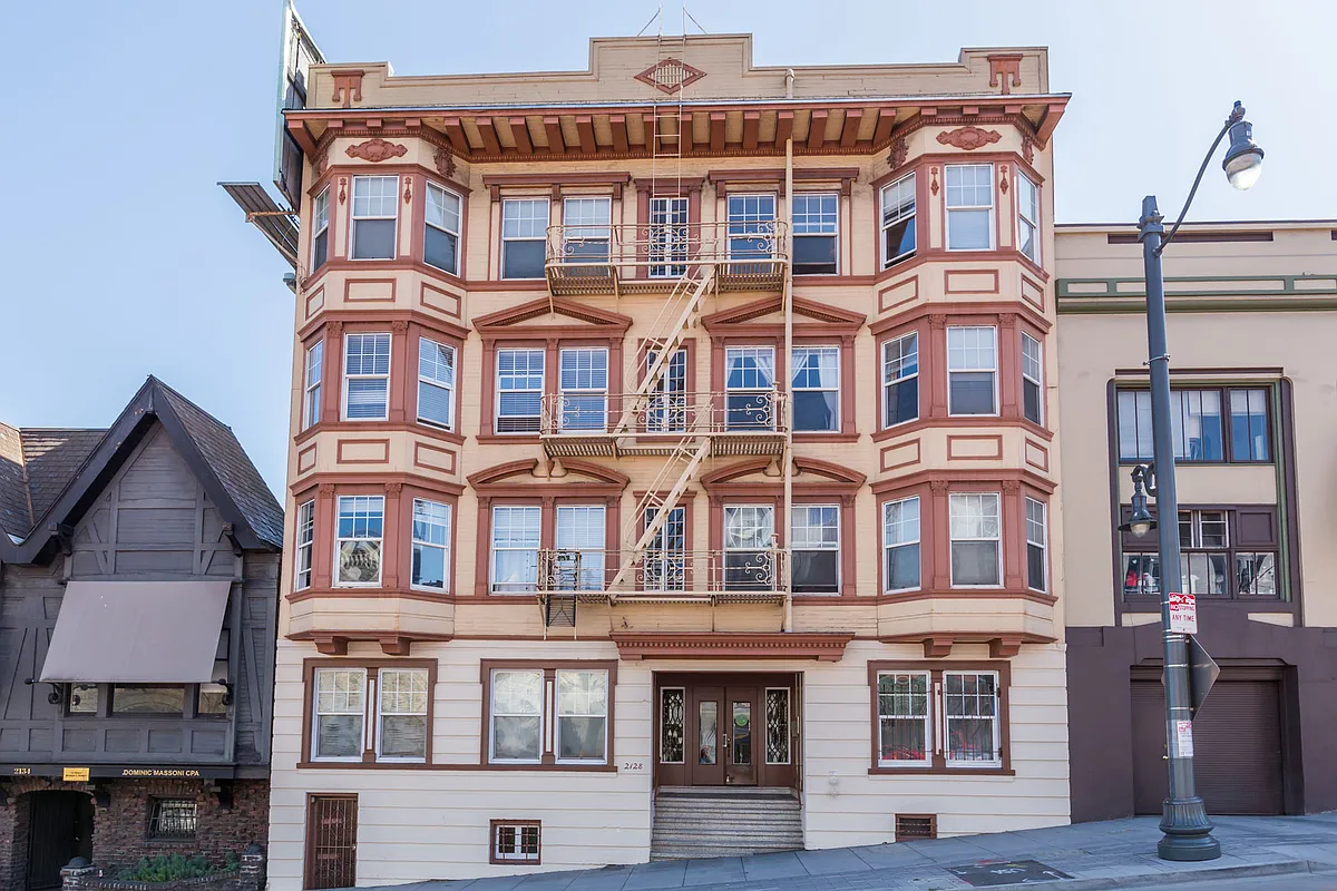 Building Photo - 2128 Van Ness