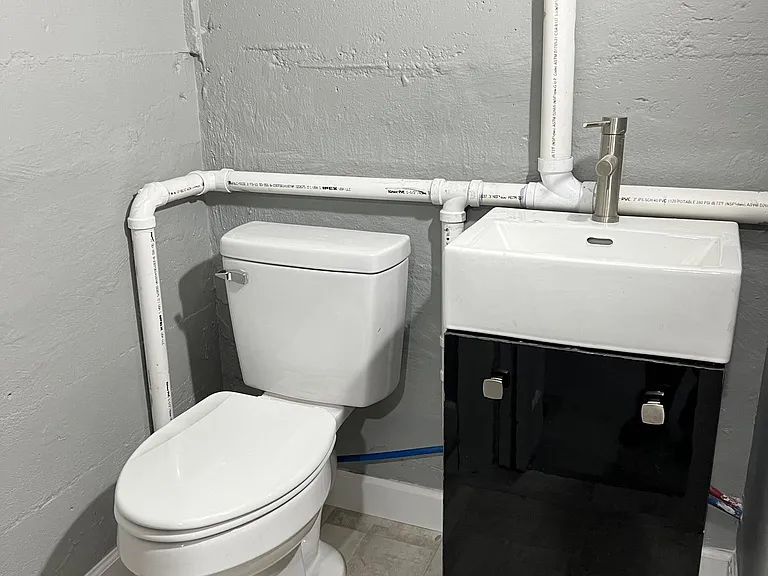 basement 1/2 bath
