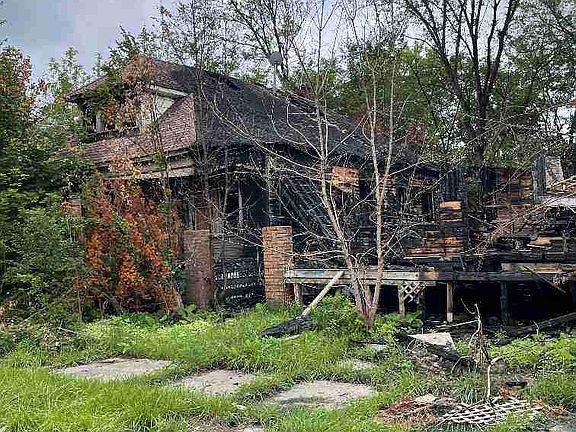 6517 Hazlett