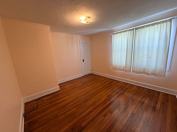 4th image of 23 Avalon Ave #2