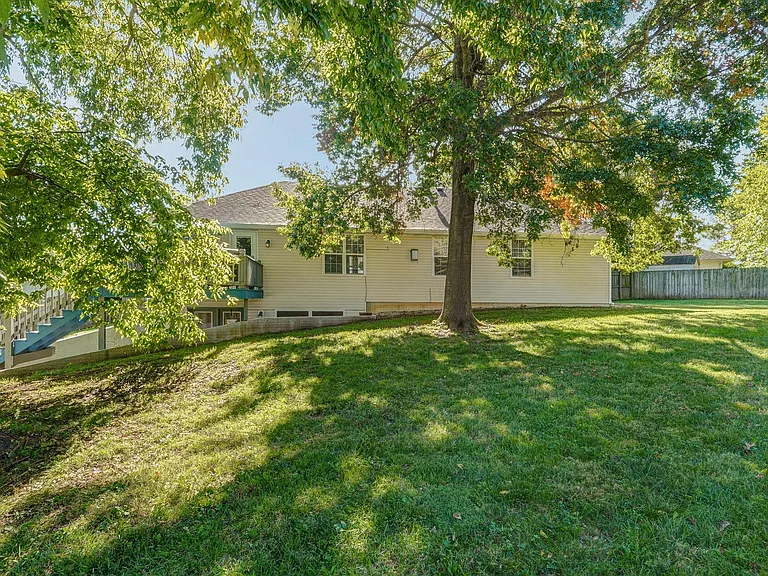 404 E Valley View Rd — Photo 42