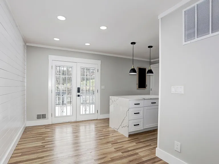 Kitchen/dining room with walkout to back deck