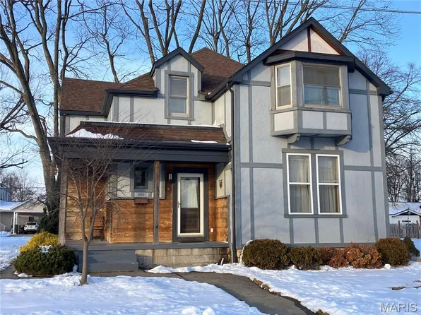 655 N 8th St, Breese, IL 62230