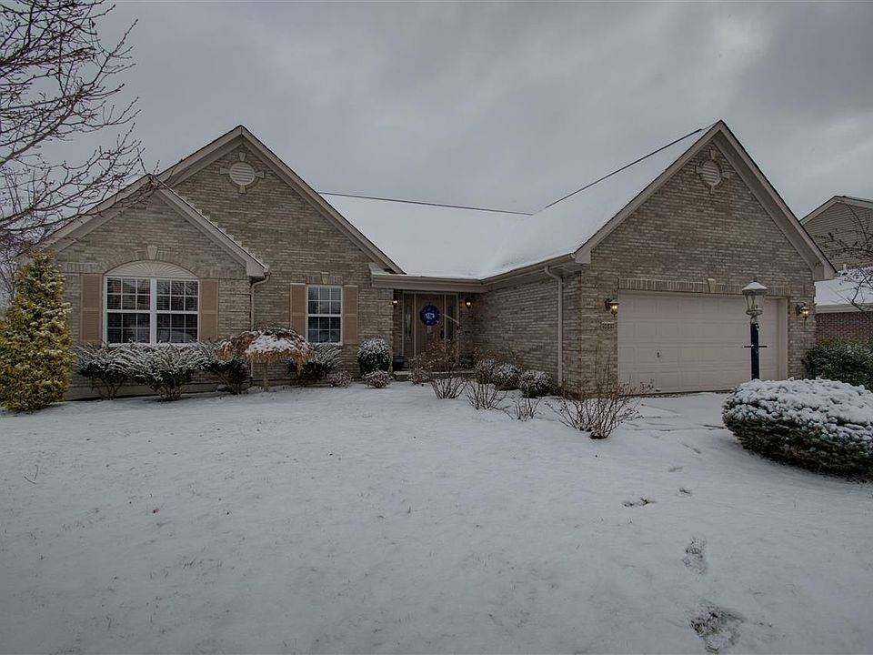 1st image of 9849 Cherbourg Dr