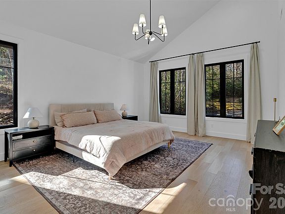 5th image of 26 Pineview Rd