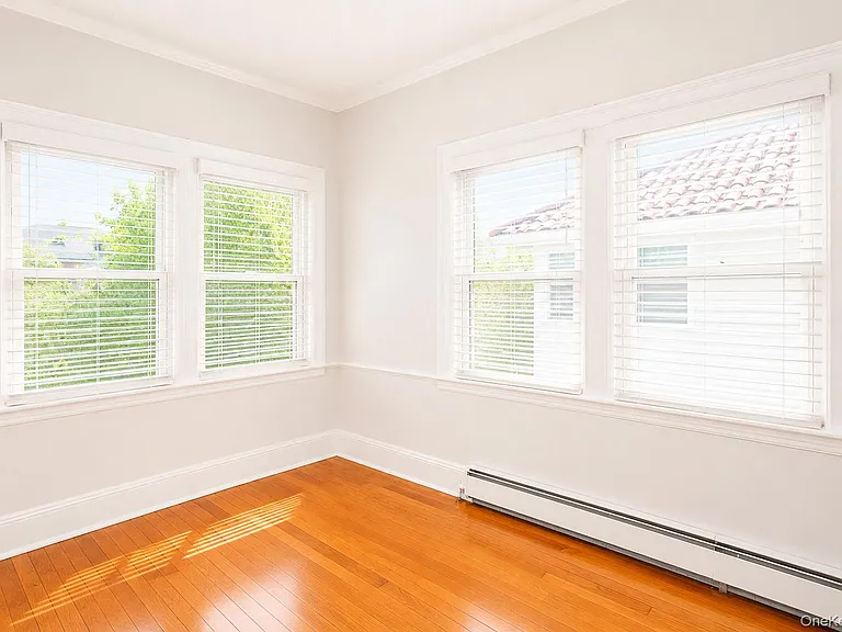 15 W Walnut St — Photo 6