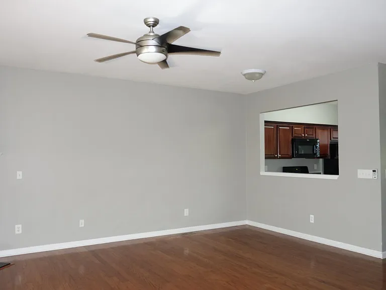 1390 Thornborough Dr — Photo 9