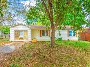 102 W Gibson, Thorndale, TX 76577