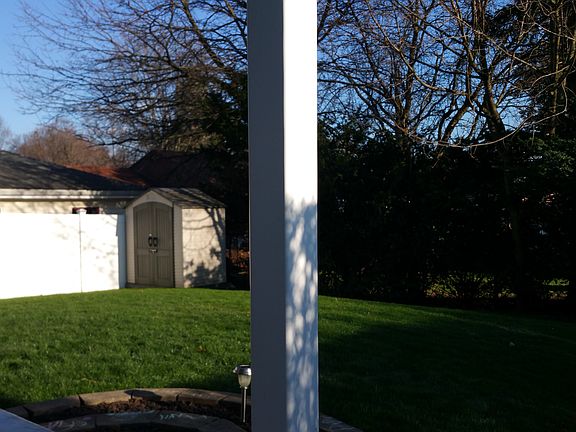 New shed & Vinyl Fence