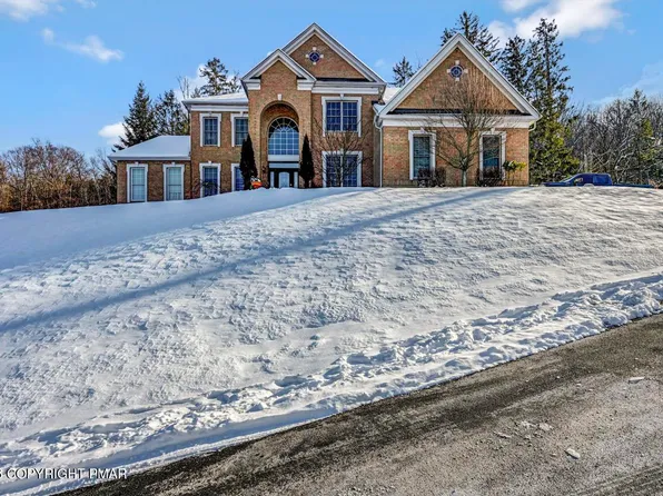 540 Fairway Ln, East Stroudsburg, PA 18302