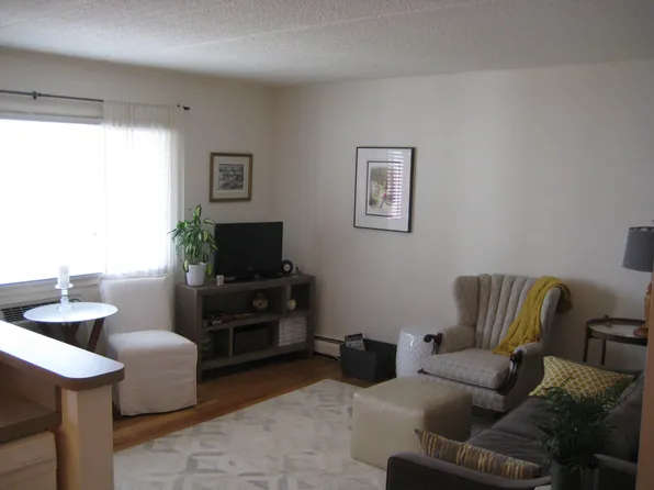 507 Taylor Ave #104, Glen Ellyn, IL 60137