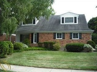 34761 Bristol St, Livonia, MI 48154