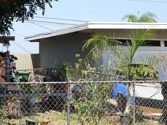 3rd image of 5845 N Viceroy Ave